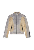 Zweifarbige Jacke mit grauem transparentem Stoff und beigen Akzenten. Verfügt über einen hohen Kragen, einen vorderen Reißverschluss und zwei Reißverschlusstaschen.