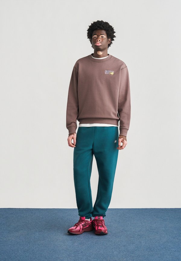 New Balance ATHLETICS PREMIUM LOGO CREW