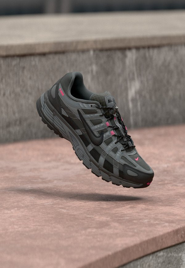 Nike Sportswear P-6000 SE TECH - Trainers - med ash/black/iron grey/hyper pink/smoke grey
