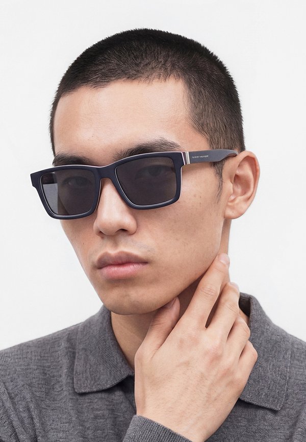 Tommy Hilfiger Sunglasses - blue