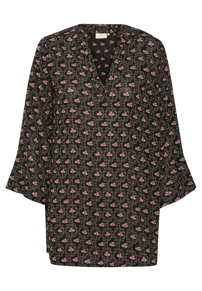 Schwarze Tunika mit V-Ausschnitt, versehen mit einem floralen Muster in rosa und grünen Akzenten. Aus leichtem Material mit Glockenärmeln gefertigt.