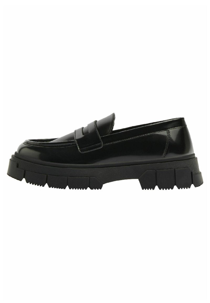 Bershka Slipper Media 1