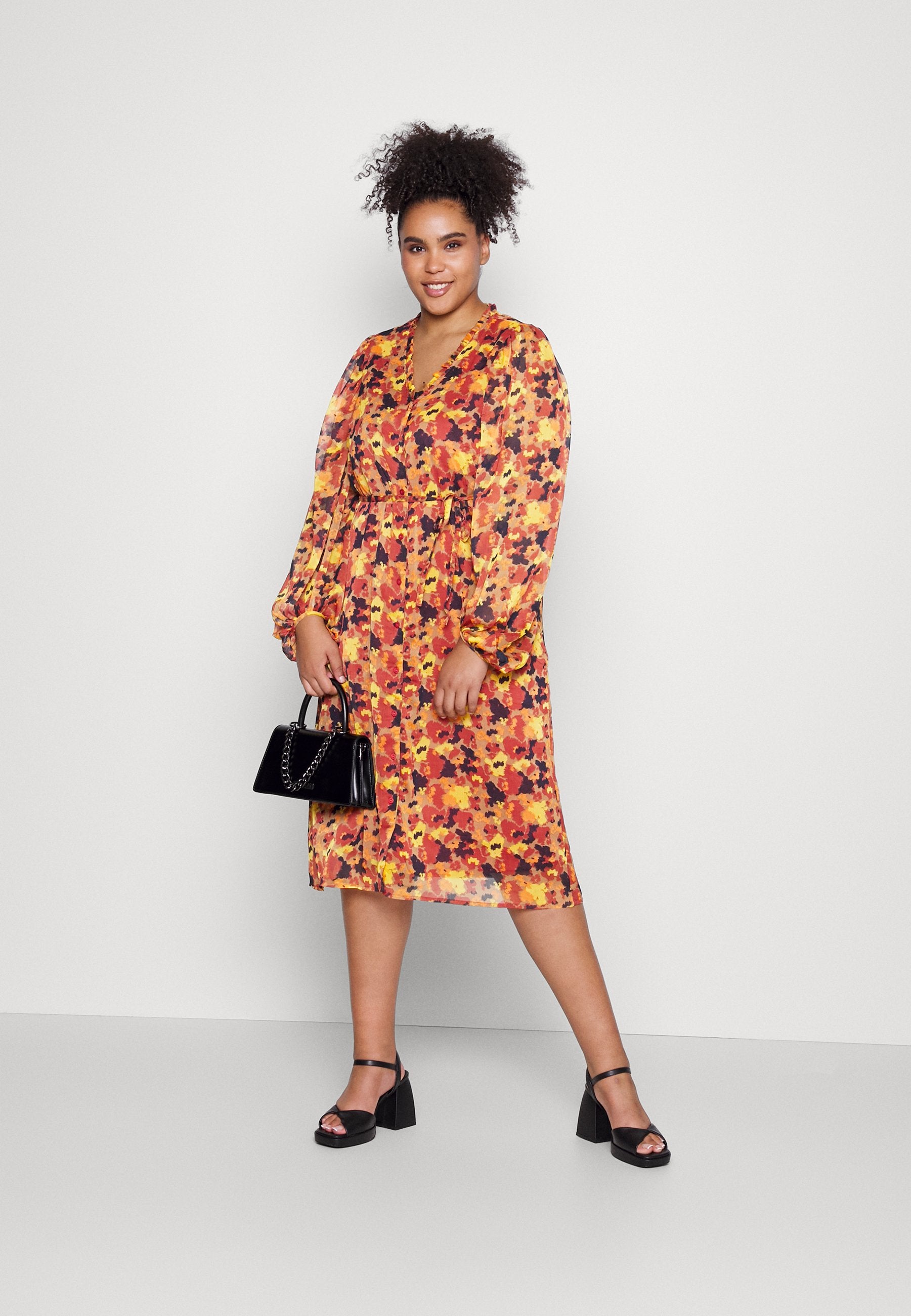 EVOKED VILA VIFALIA V NECK MIDI DRESS