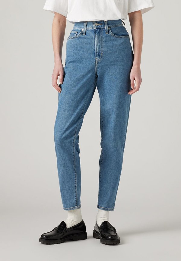 Levi's® HIGH WAIST MOM JEAN - Mom Jeans - medium indigo worn in