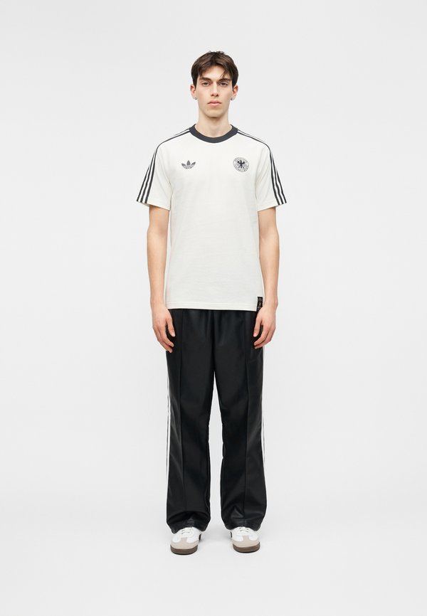 adidas Originals GERMANY ORIGINALS - Sports T-shirt - off-white