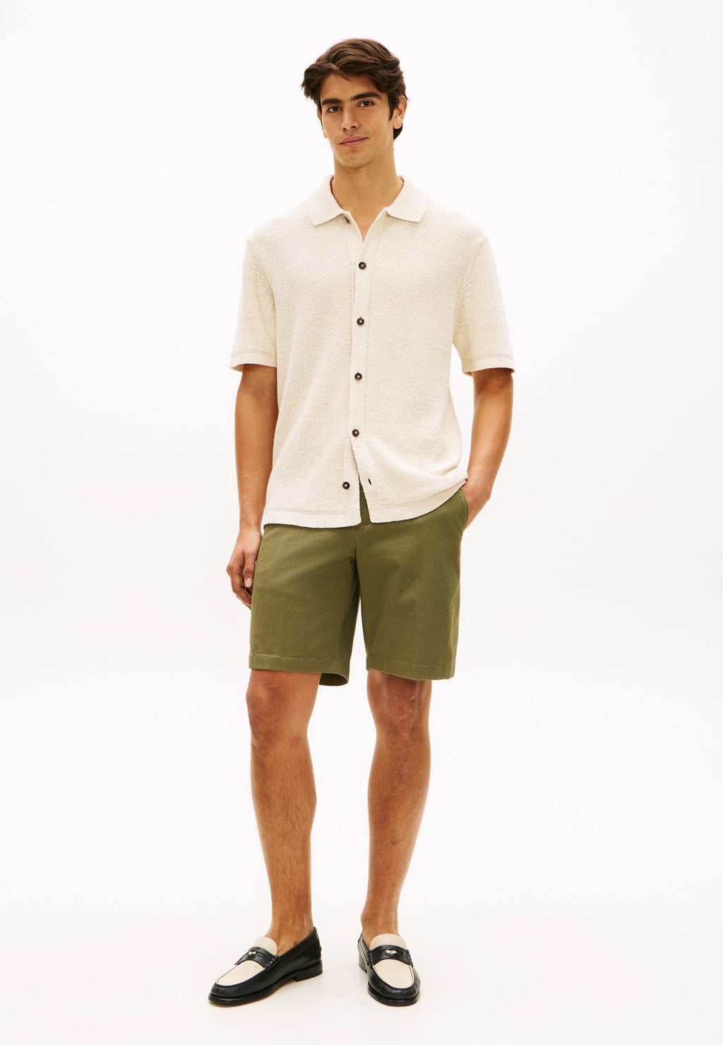 RELAXED FIT KNIT SHORT SLEEVE SHIRT Media 2