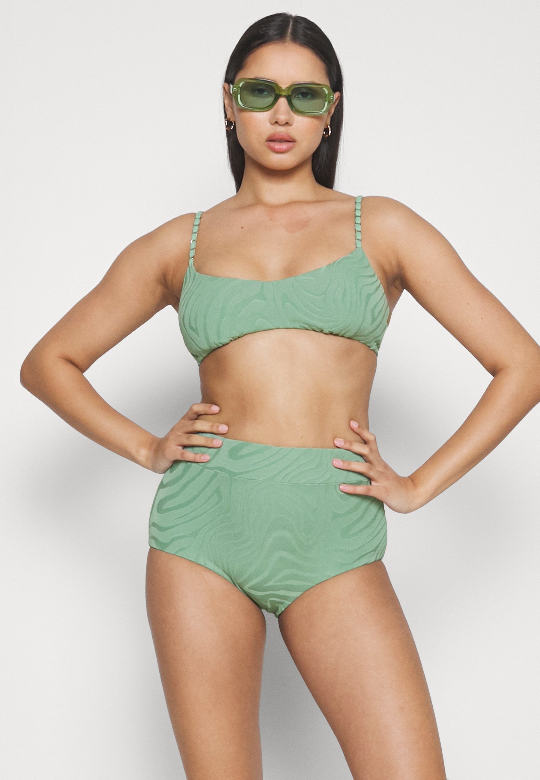 SECOND WAVE BRALETTE Media 5