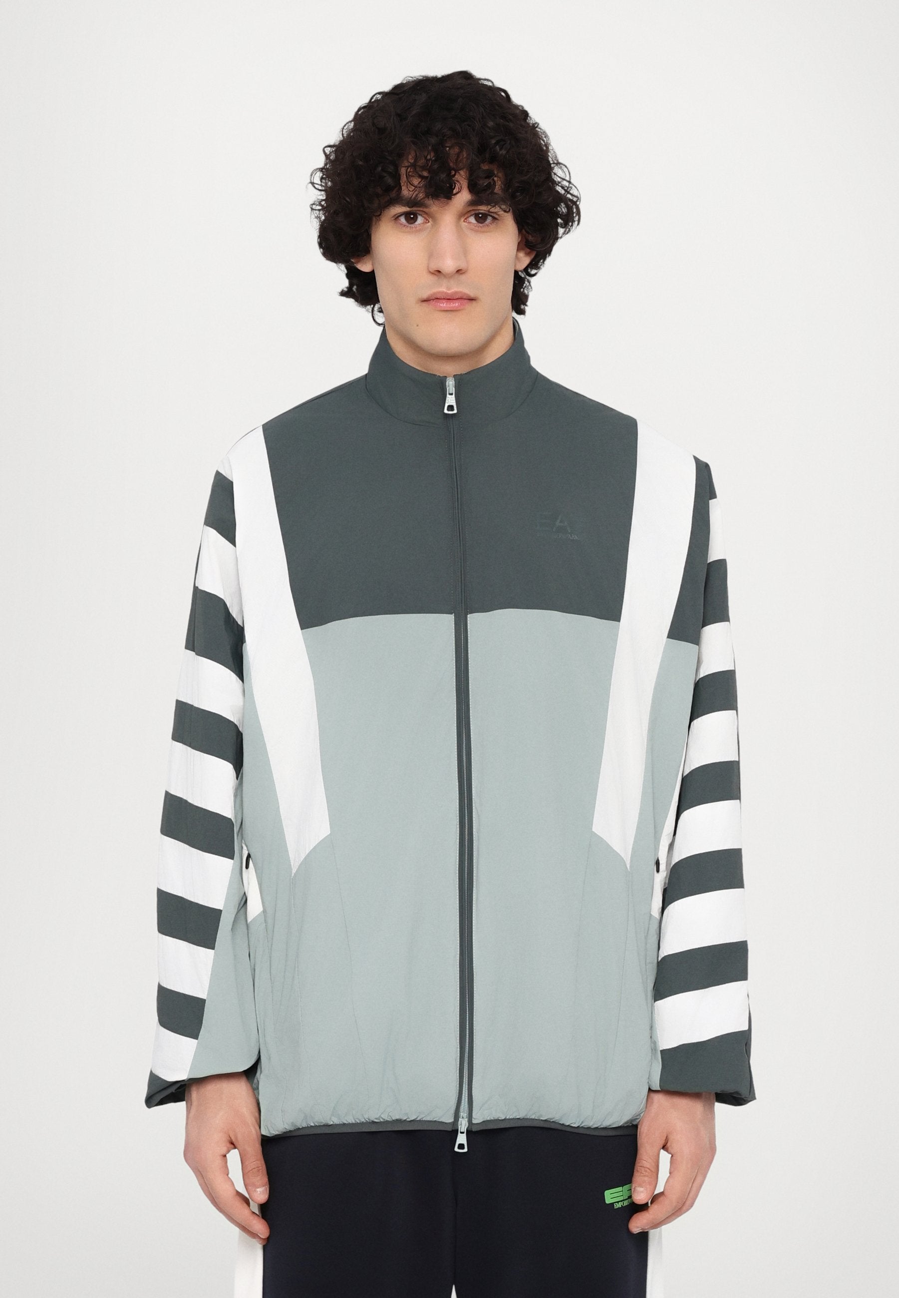 JACKET Media 3
