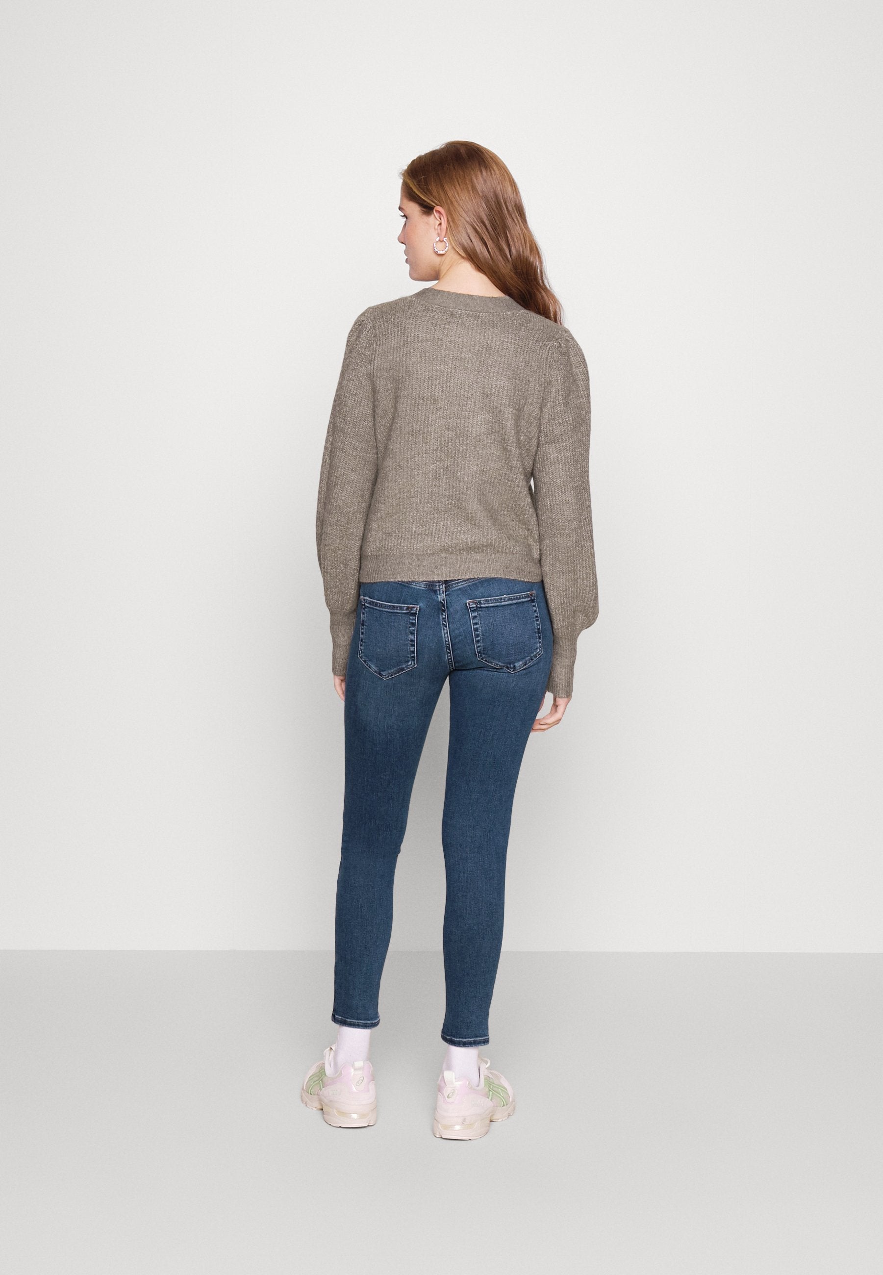 ONLBLUSH MID WAIST Media 4
