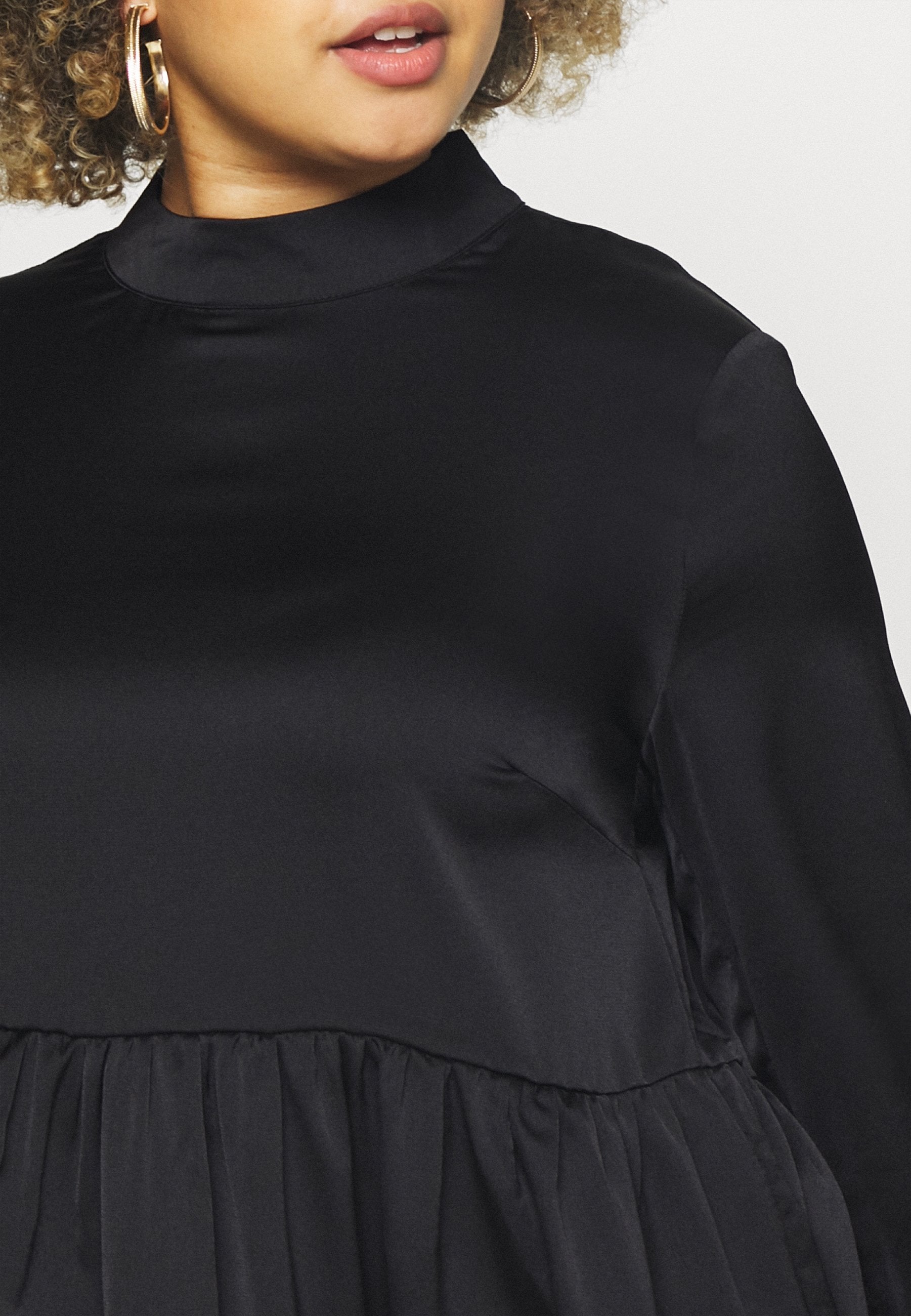 EVOKED VILA VIOLINEA HIGHNECK DRESS