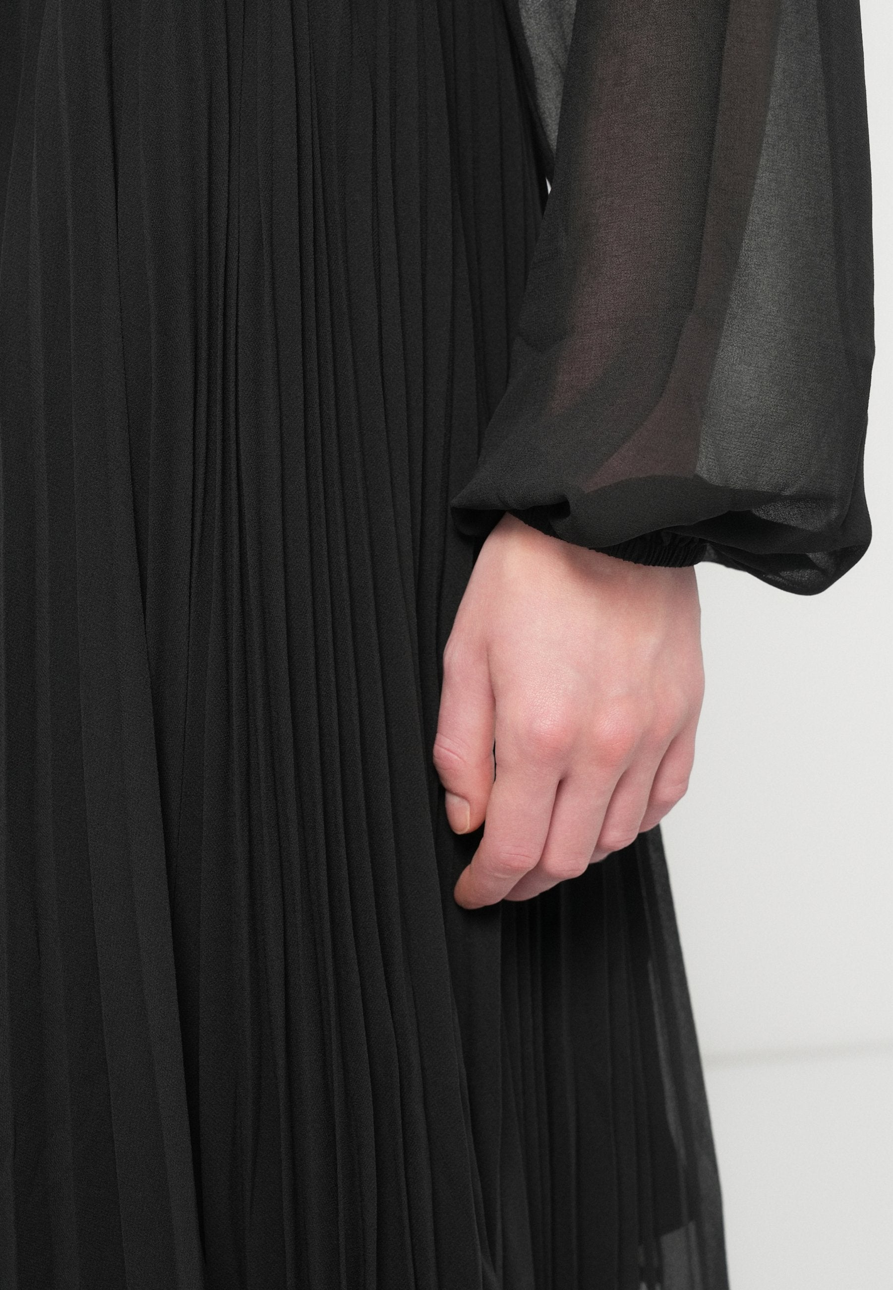 KARL LAGERFELD Ballkleid Media 7