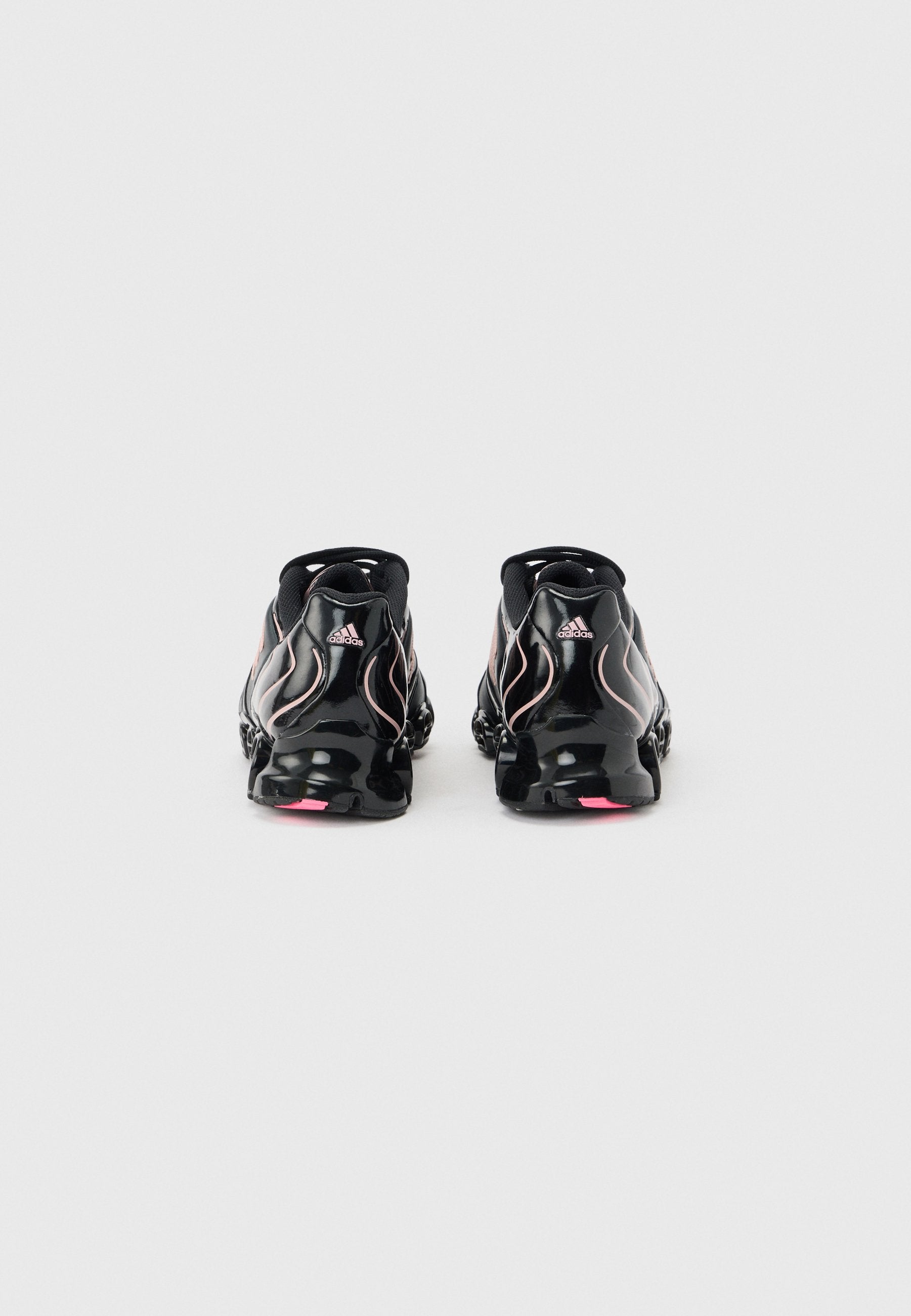 adidas Originals MEGA GHOSTRIDE W