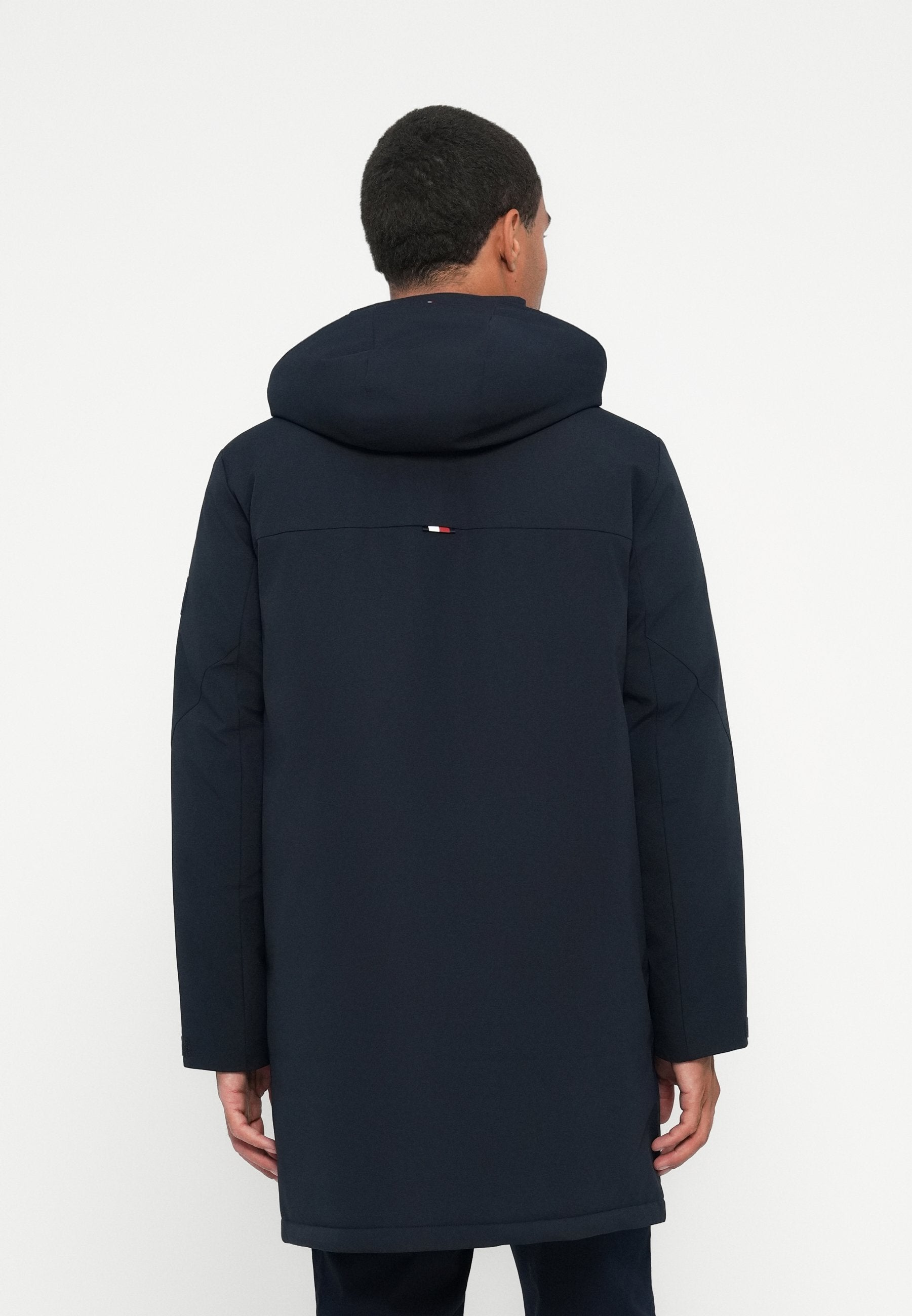 TECH HOODED PADDED Media 4