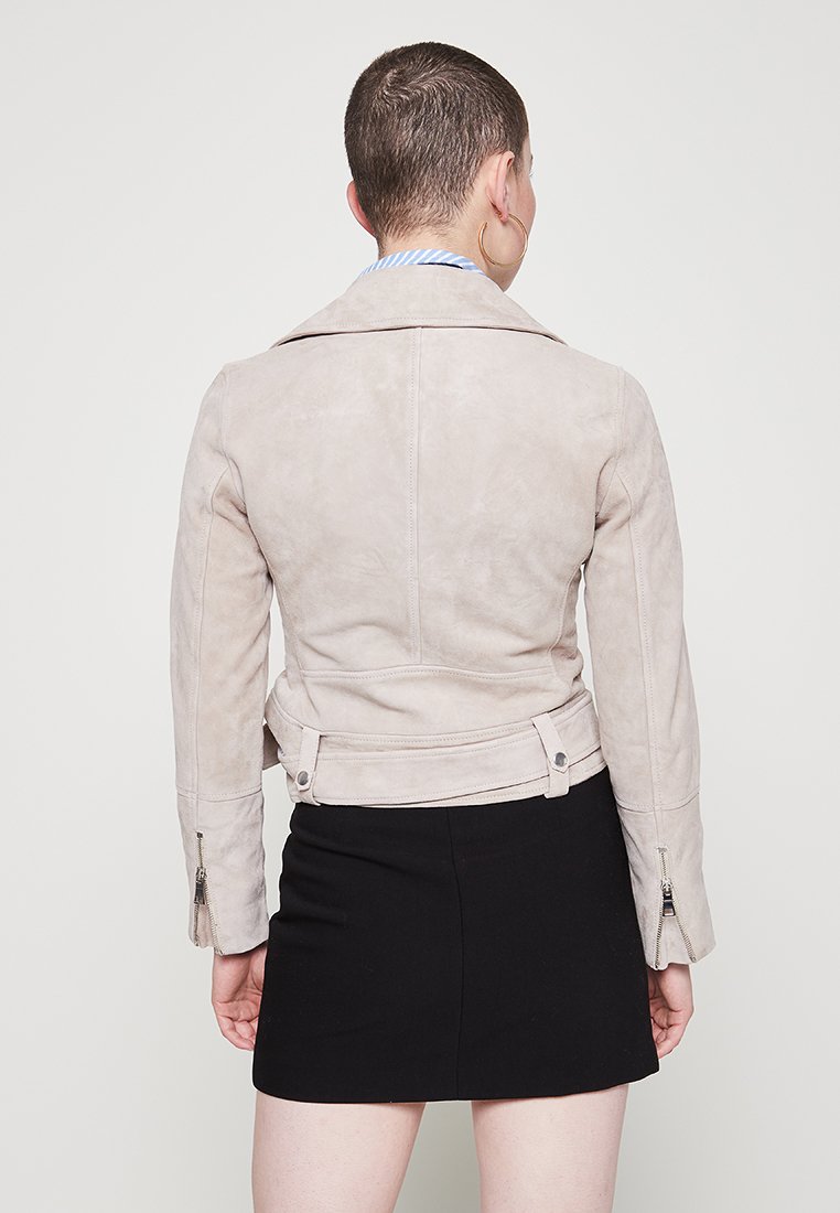 Club Monaco