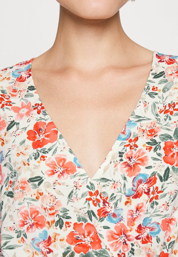 IN THE STYLE JOSSA FLORAL PLEATED WRAP