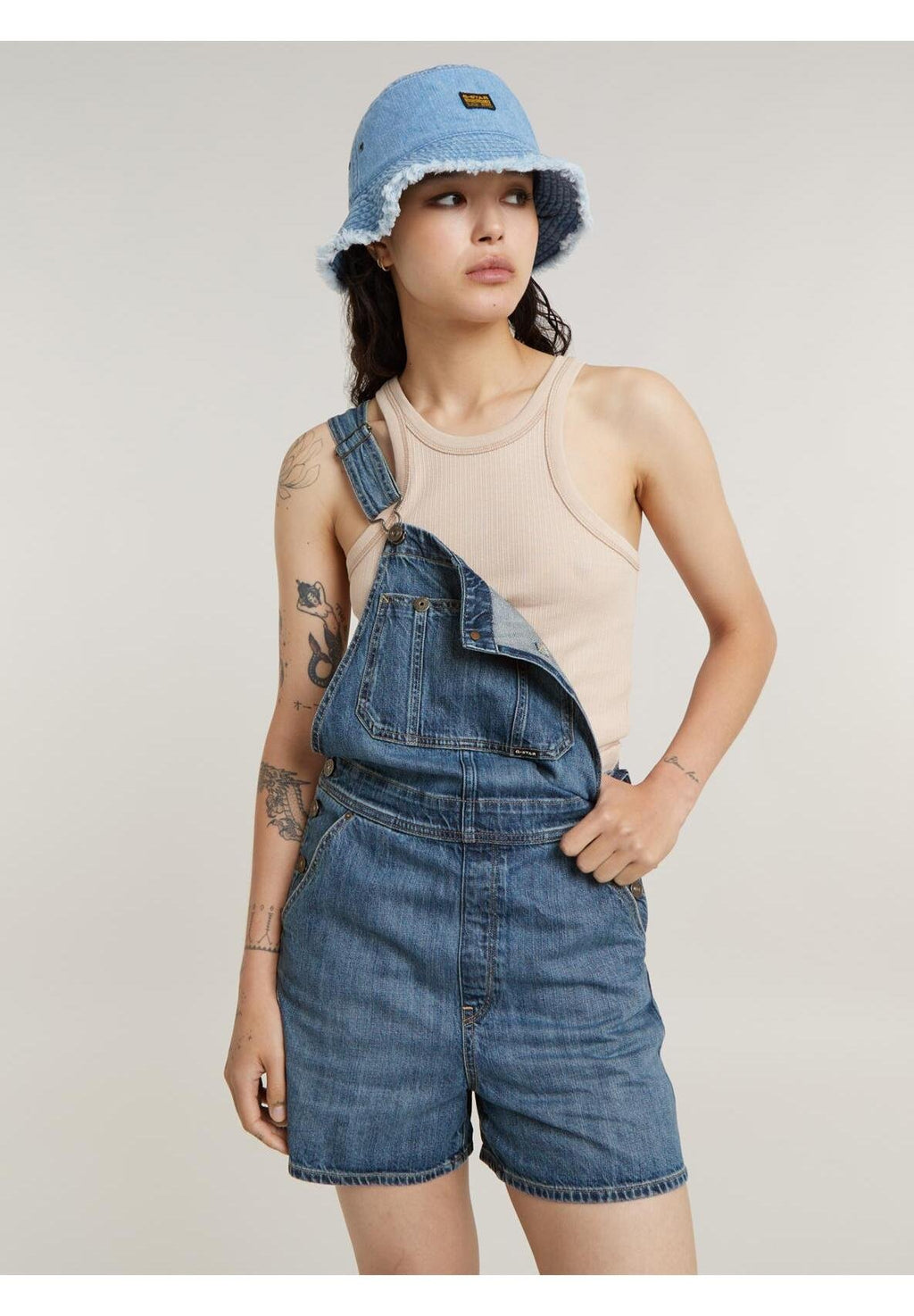 SHORT DUNGAREE WMN Media 3