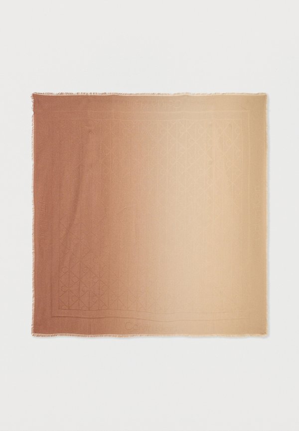 Calvin Klein GRADIENT EMBLEM SQUARE SCARF  - Foulard - beige