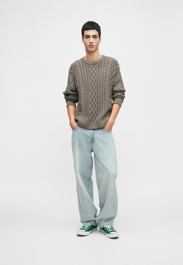 Abercrombie & Fitch EXCLUSIVE CABLE CREW
