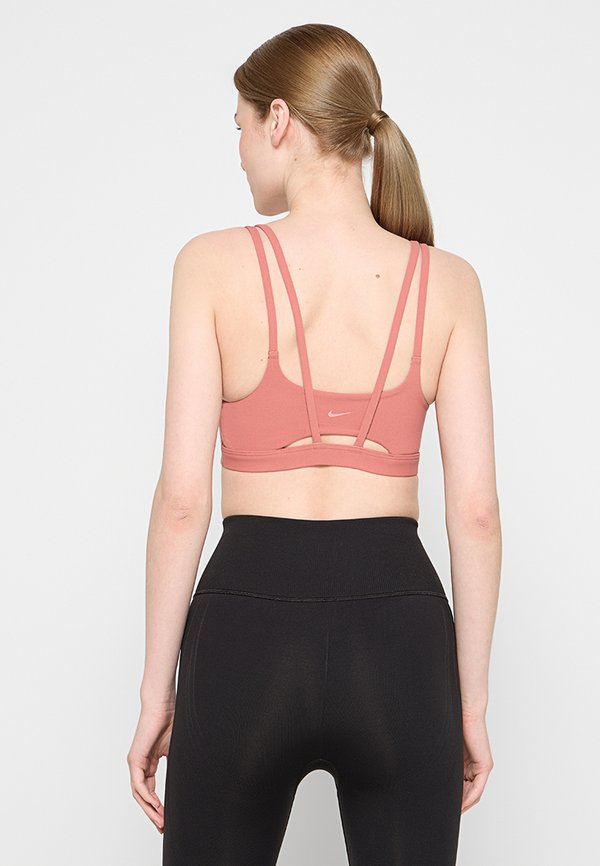 Nike Performance ALATE