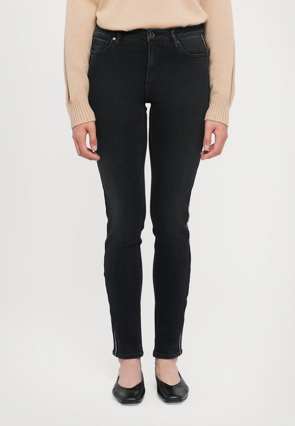 Armani Exchange