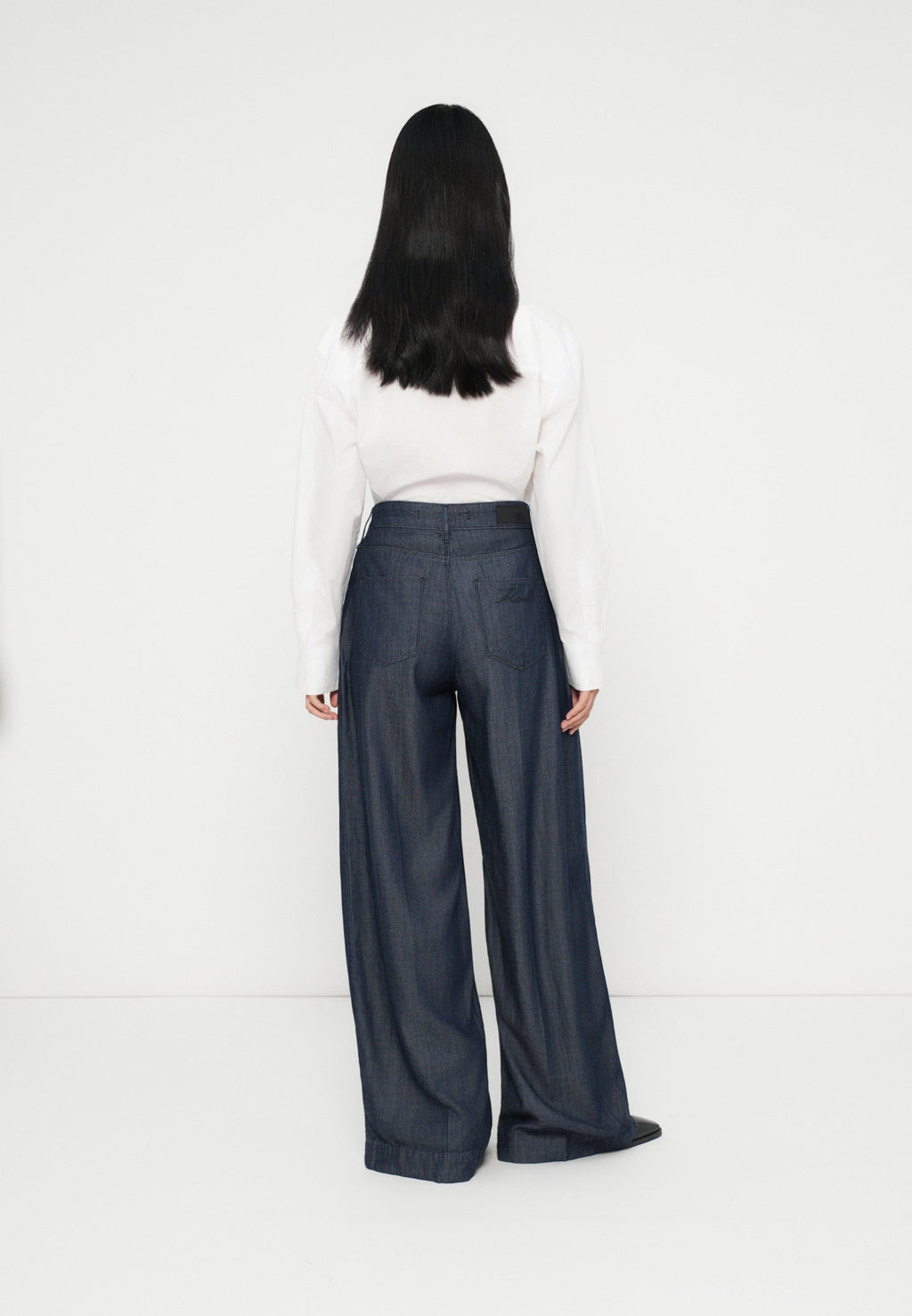 FLUID WIDE LEG PANTS Media 4