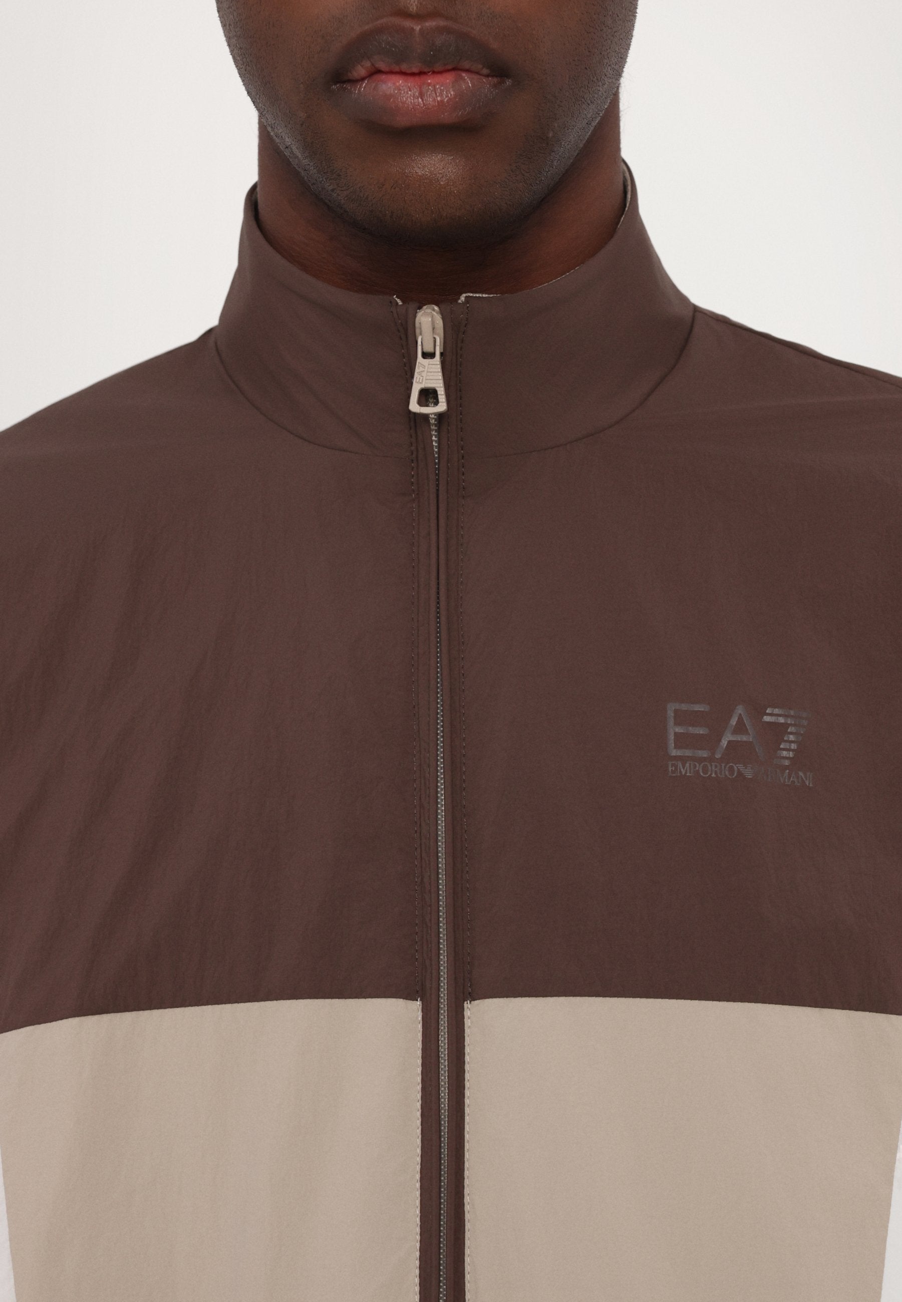 JACKET Media 9