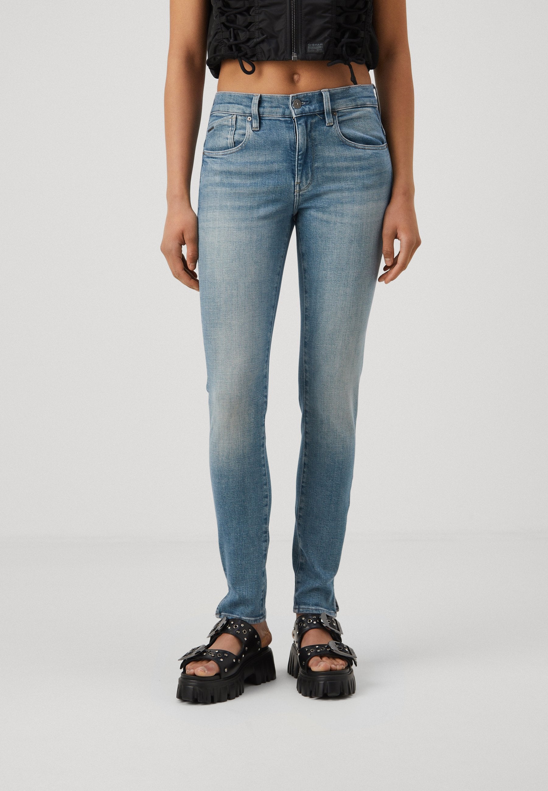 LHANA SKINNY SPLIT WMN Media 3