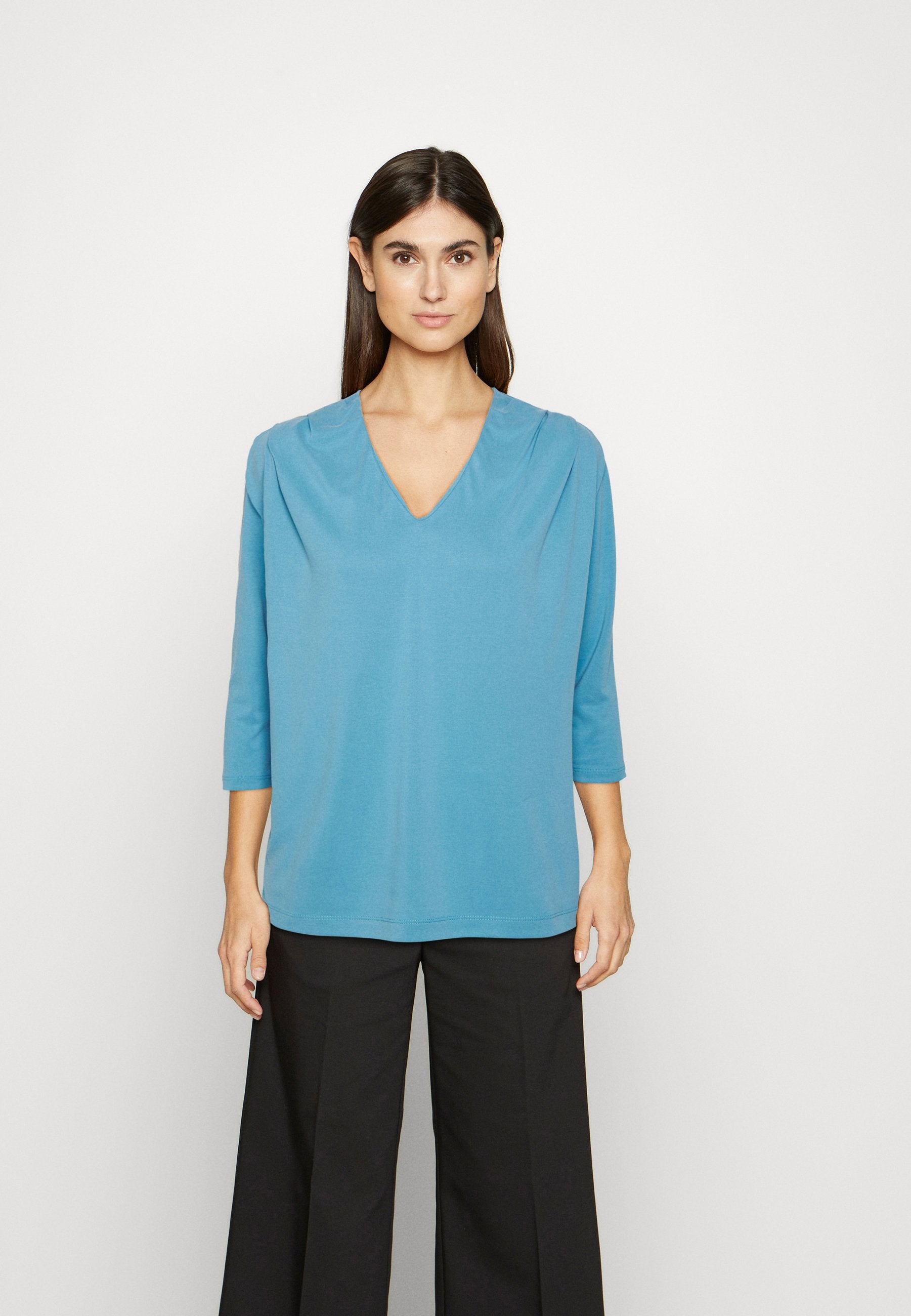 Expresso PLEAT SHOULDER DETAIL