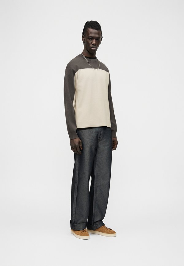 Calvin Klein COLORBLOCK TECH CREW SWEATER