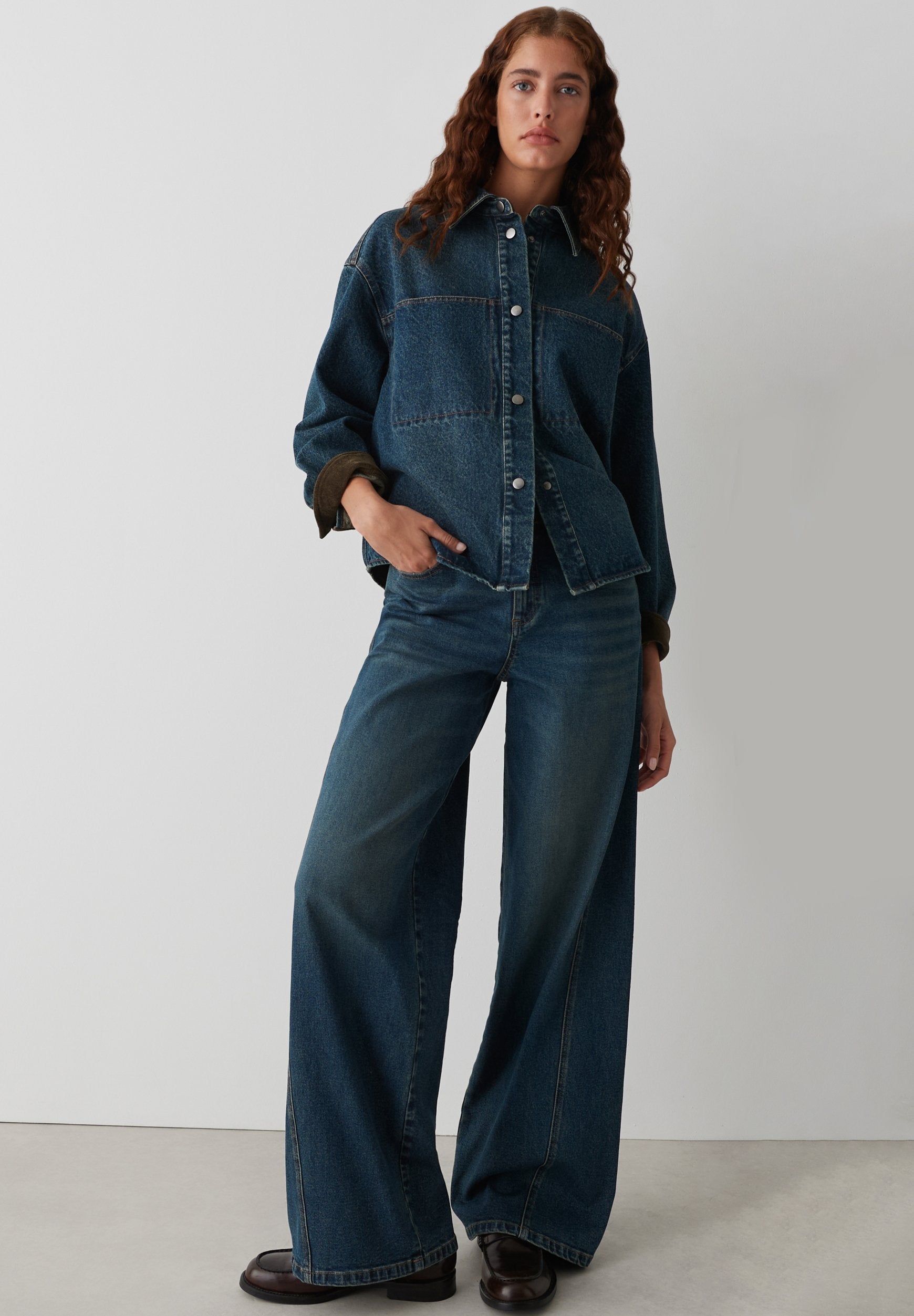 OPUS REGULAR FIT CORDDETAILS
