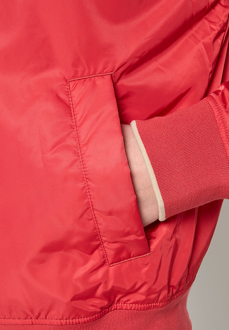 Armani Exchange Bomberjacke Media 6
