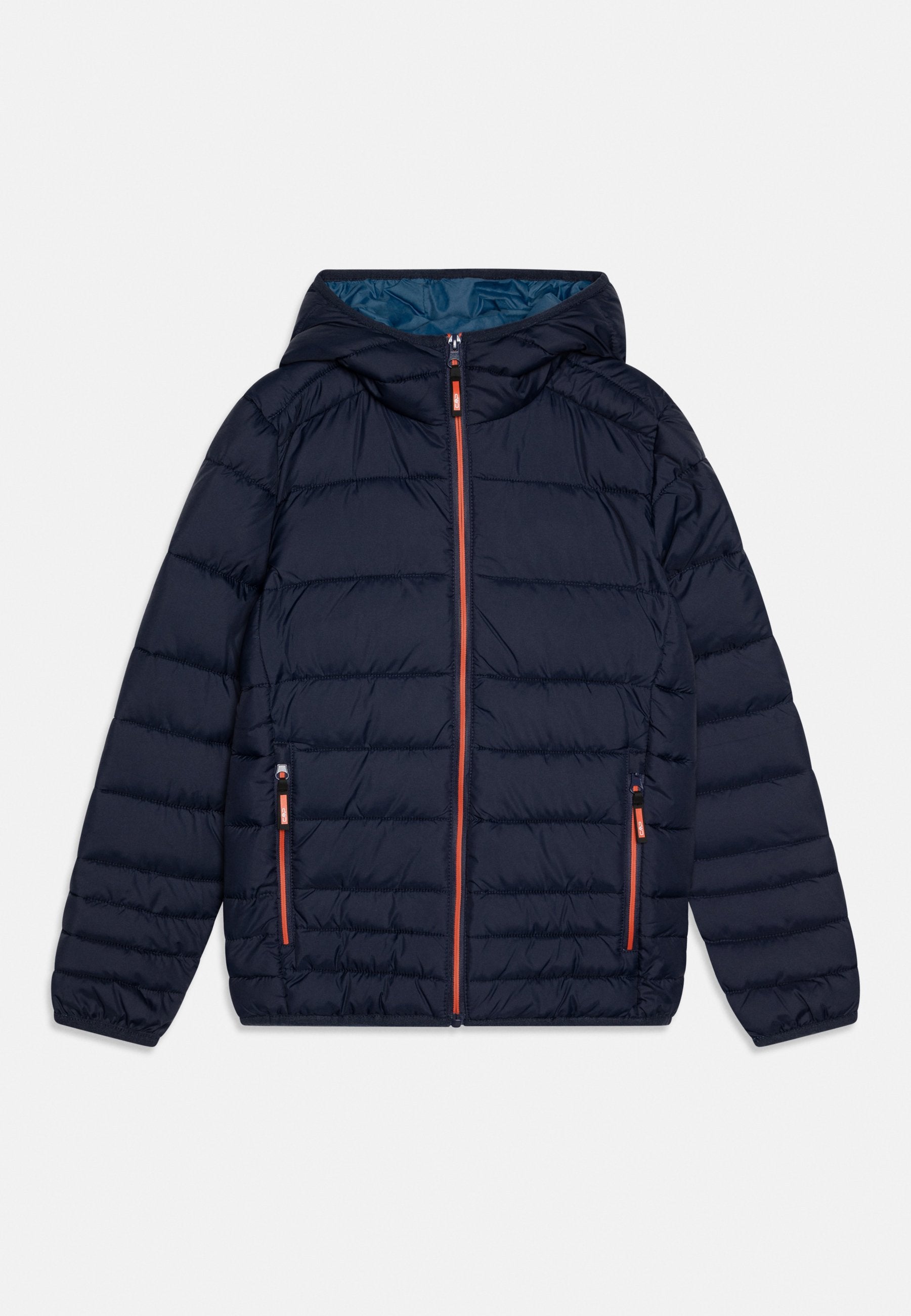 Marineblaue gesteppte Steppjacke mit Kapuze, Frontreißverschluss und zwei Reißverschlusstaschen mit orangefarbenem Rand und Reißverschlussanhängern.
