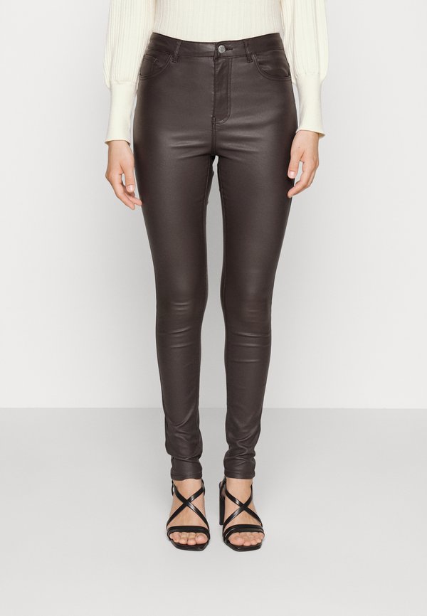 Vero Moda VMSOPHIA COATED JEANS - Trousers - coffee bean