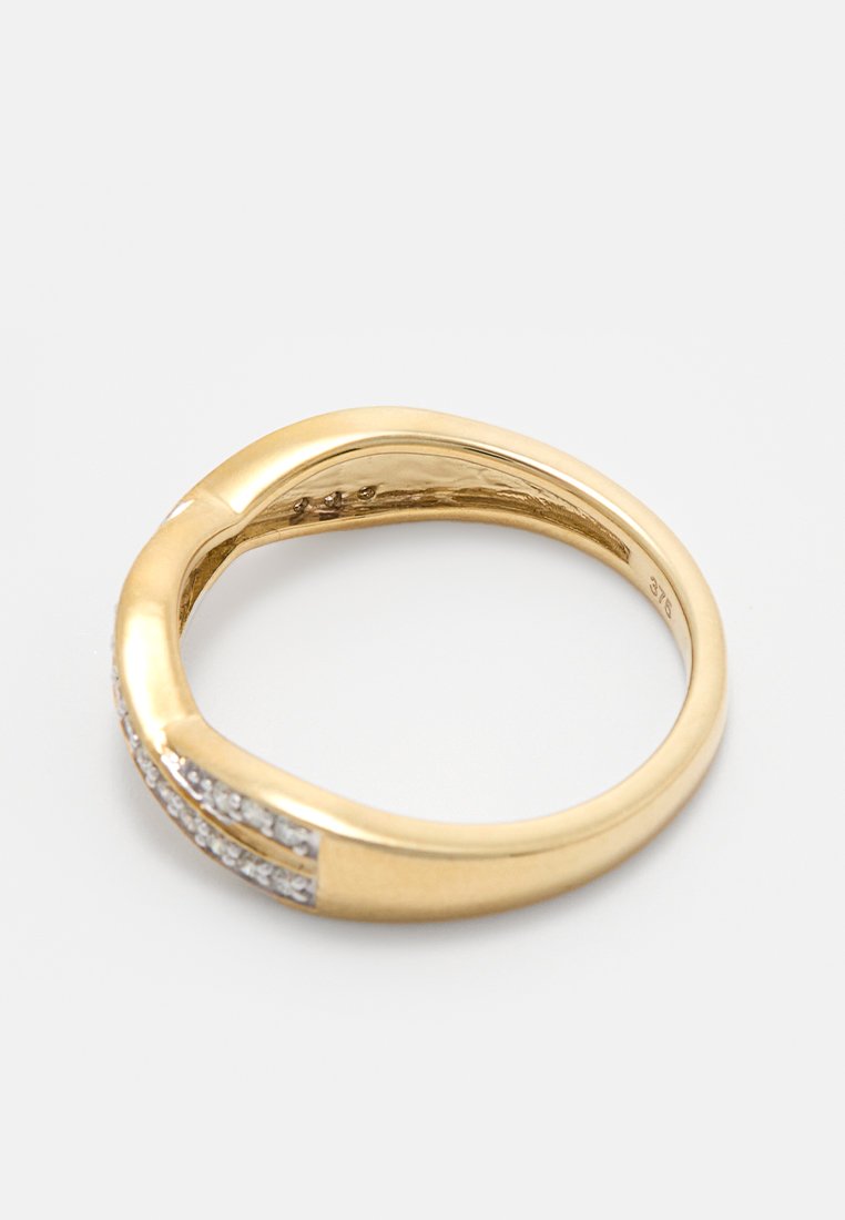 Revoni  0.27 CT DIAMOND