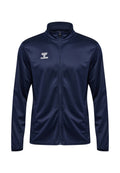 Marineblaue Zip-Jacke aus glattem, leichtem Stoff. Verfügt über einen hohen Kragen und das Hummel-Logo auf der linken Brust. Schlichtes Design.