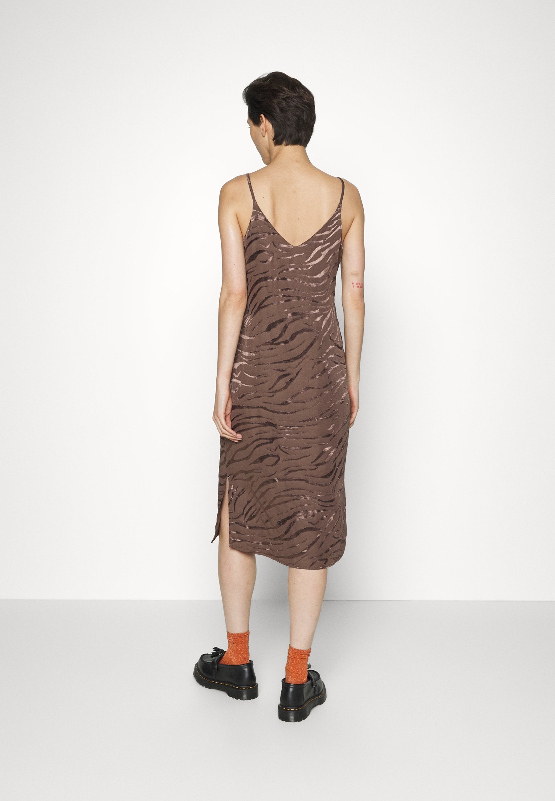ONLBELLA SLIP DRESS Media 4