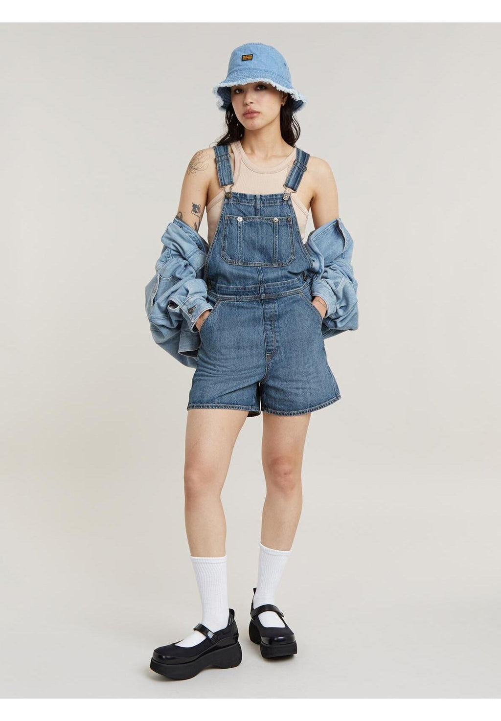 SHORT DUNGAREE WMN Media 2