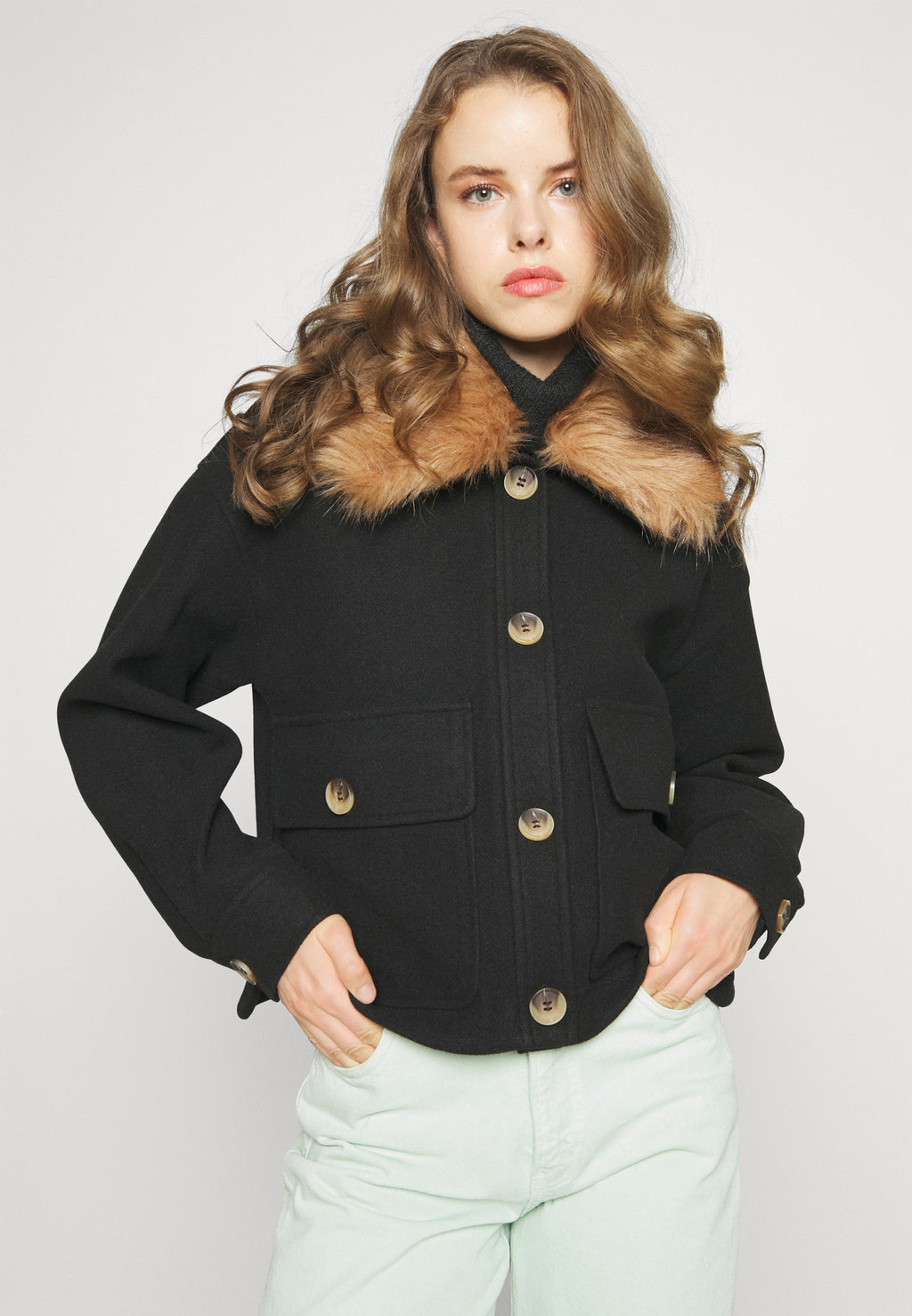 ONLEMMA SHORT SHACKET Media 6