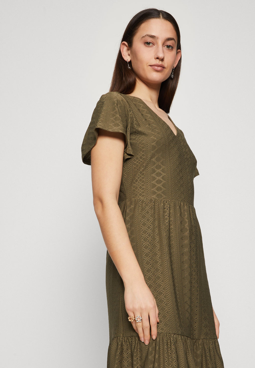 ONLSANDRA V NECK DRESS Media 5