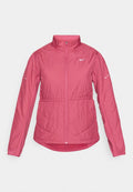 Rosa isolierte Jacke mit einem hohen Kragen, durchgehendem Reißverschluss, elastischen Bündchen und einem Chevron-Steppdetail. Mit einem kleinen weißen Logo auf der Brust.