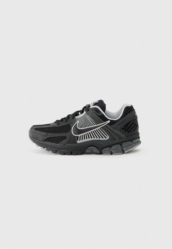 Nike Sportswear ZOOM VOMERO - Trainers - anthracite/black/chrome/silver-coloured