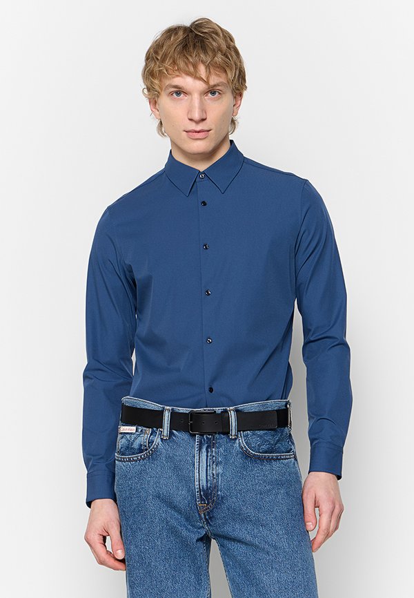 Calvin Klein SLIM FIT