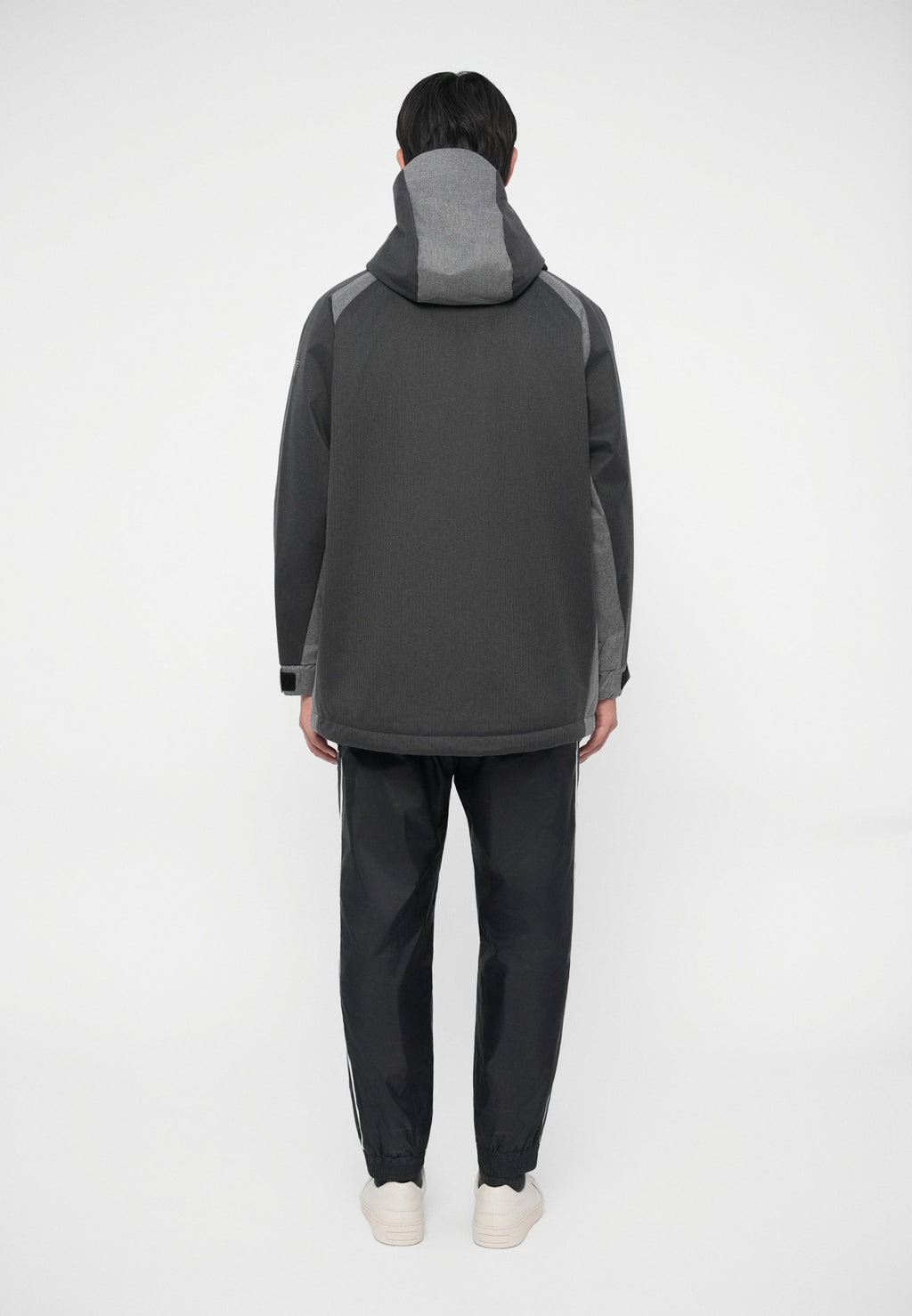 TRAIN LUX PADDED HOODIE JACKET Media 4