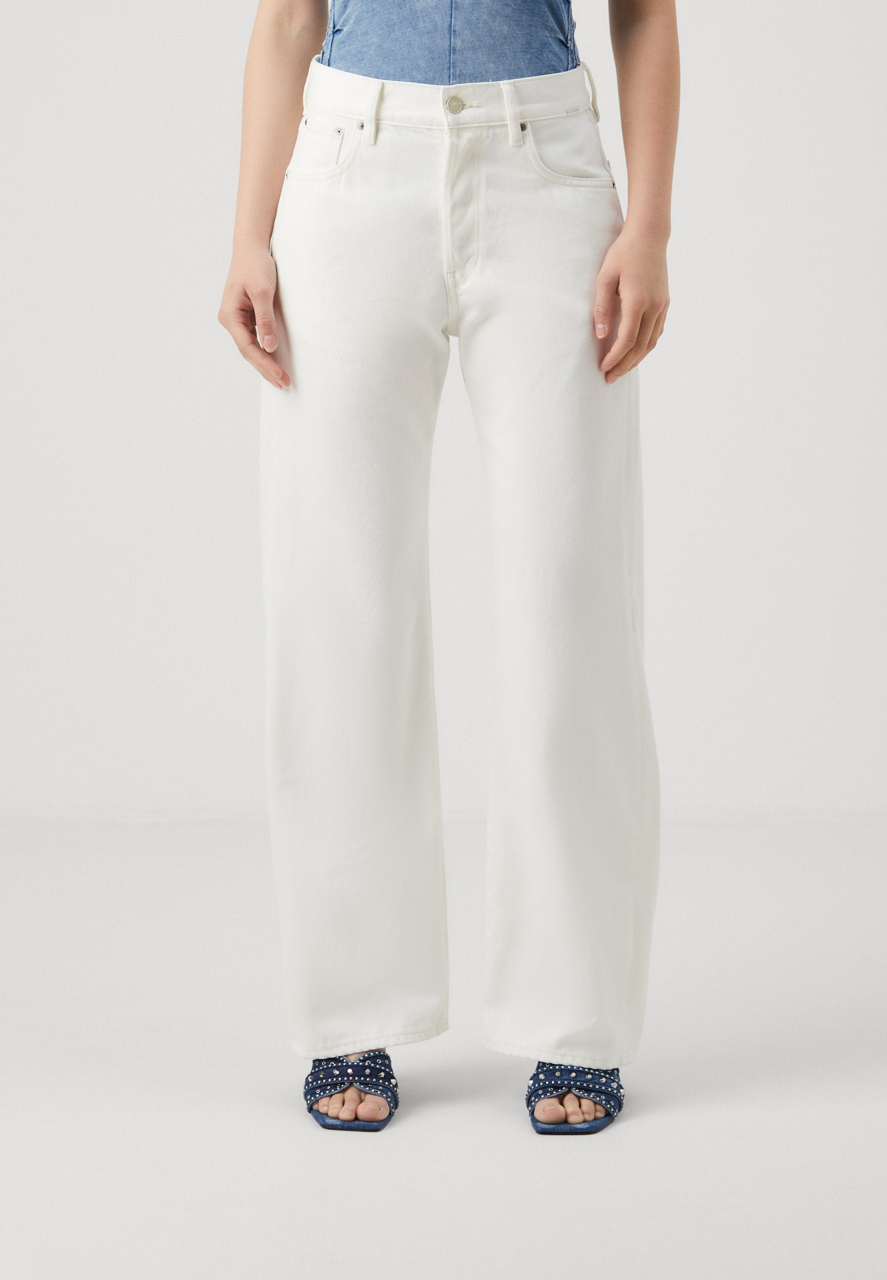 BOWEY 3D BOYFRIEND ANKLE Media 3
