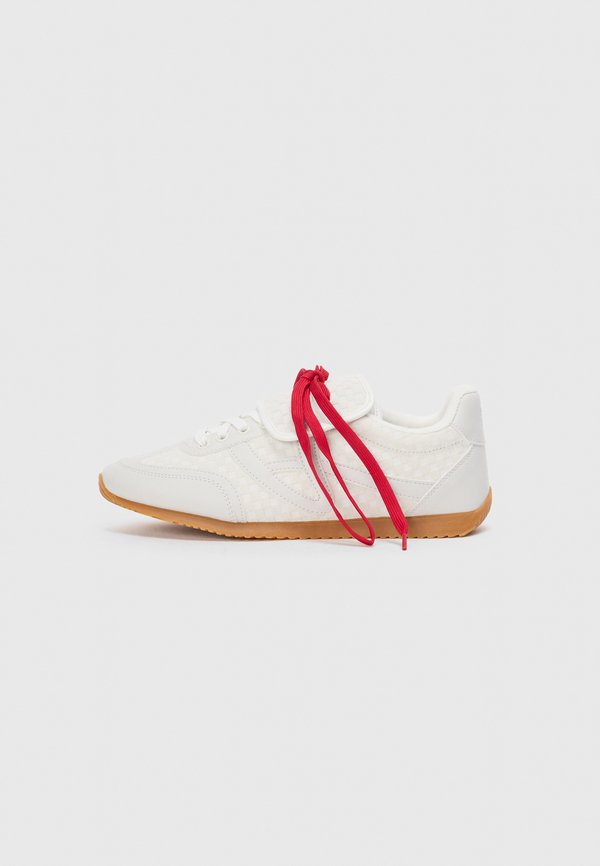 ALDO STRANGER THINGS THEVOID  PILLOW WALK