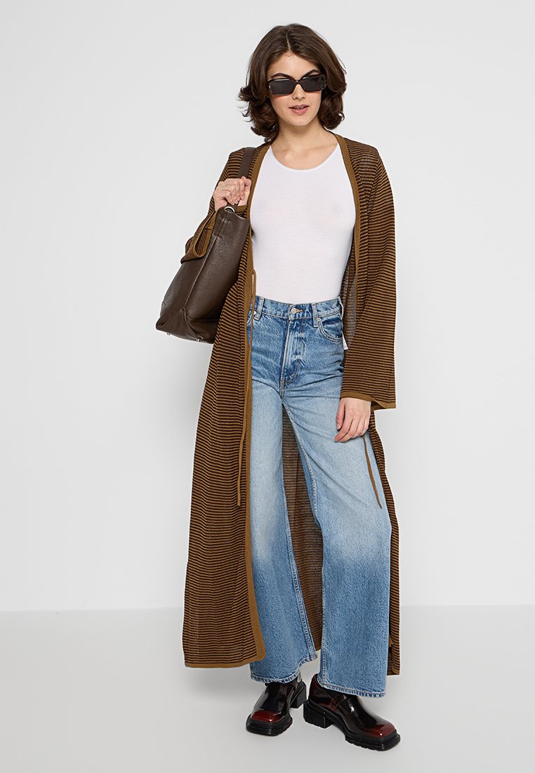 Claudie Pierlot MELTOU