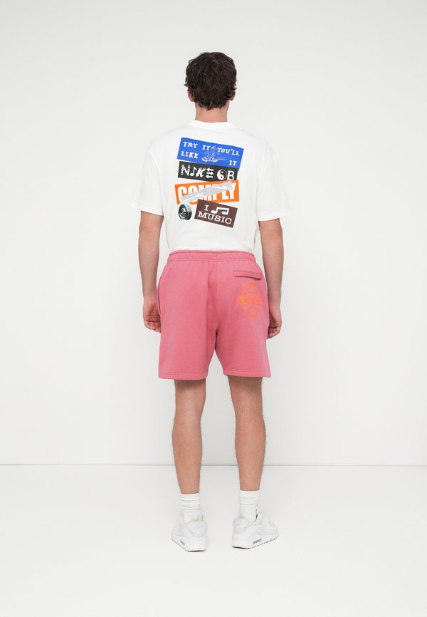 Nike Sportswear UNISEX - Shorts - peony