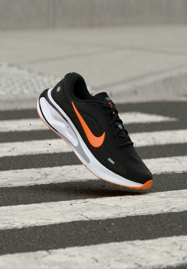 Nike Performance JOURNEY RUN - Road running shoes - black/total orange/anthracite/wolf grey/white