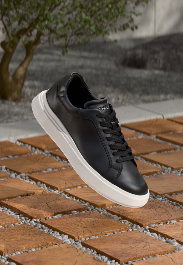 Calvin Klein LACE UP - Trainers - black