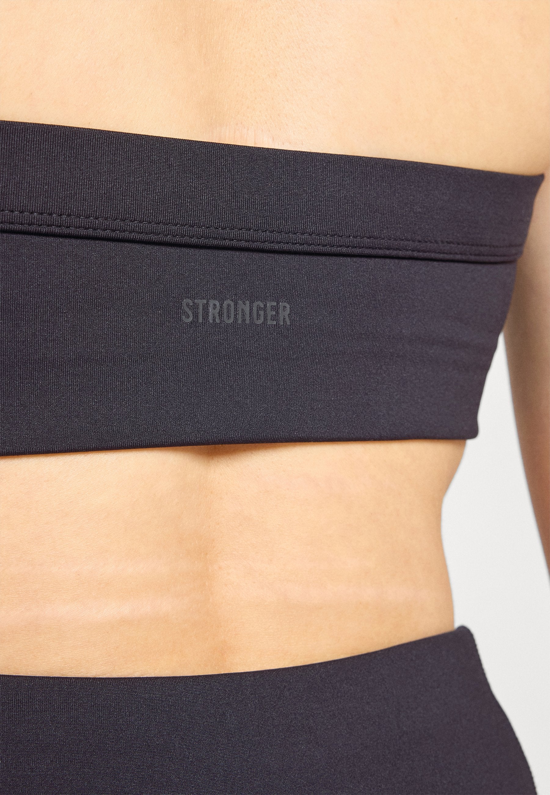 Stronger HALTERNECK BRA